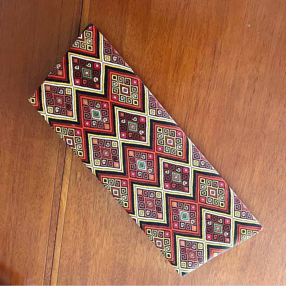 Pineda Covalin Clutch Geometric Patterned - Picture 10 of 12